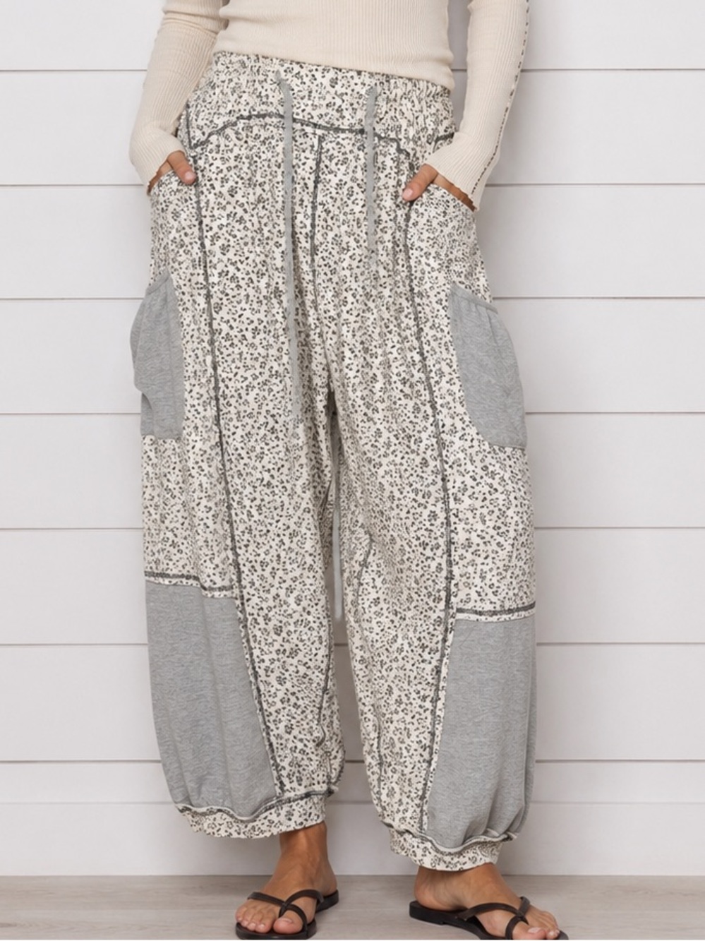 NEW Bestseller48 hr preview sale: Floral Print Wide-Leg Pants Light Gray/White